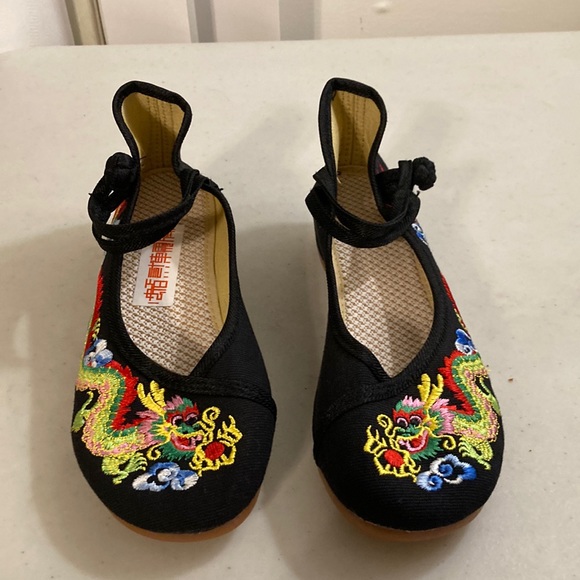 Girls Asian Authentic Fabric Ballerina Style Slippers-Shoes - Picture 1 of 7